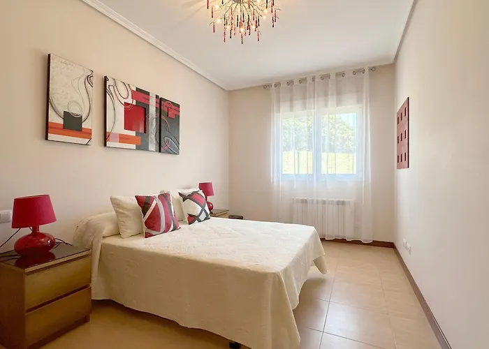 Adosado En Playa De Sonabia *